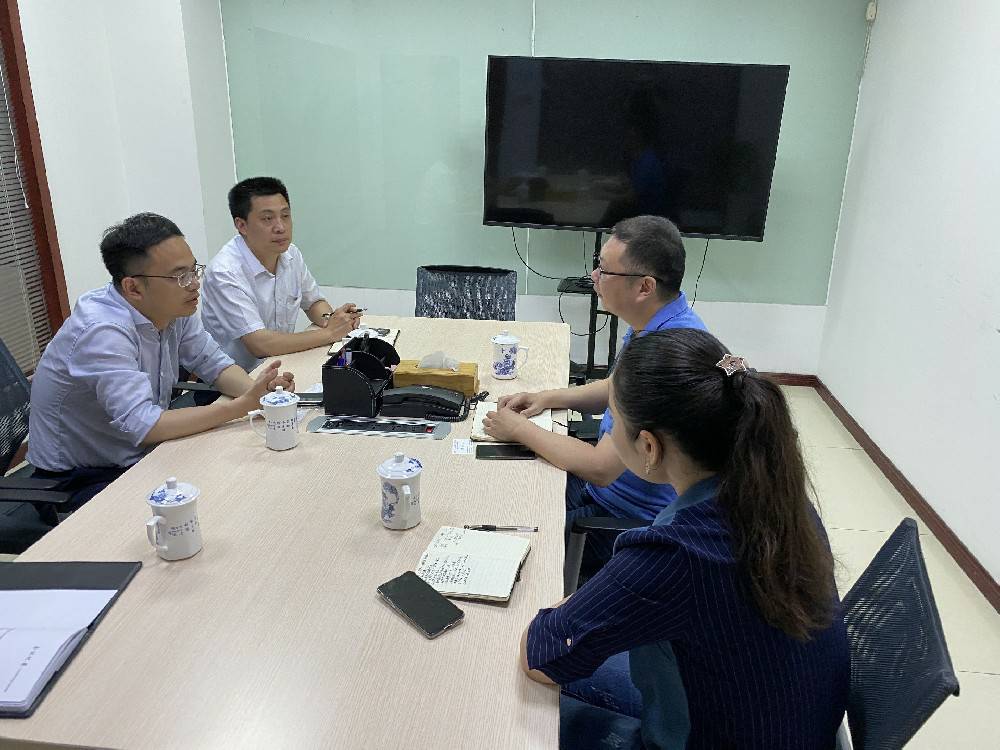 无锡市工信局领导来开云手机·官方版网站登录入口-开云(中国)科技开展“三联三解”活动